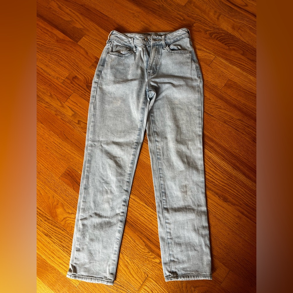 PacSun light wash Mom Jeans!